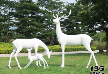 梅花鹿雕塑-公園草坪創意玻璃鋼一家三口白色梅花鹿雕塑