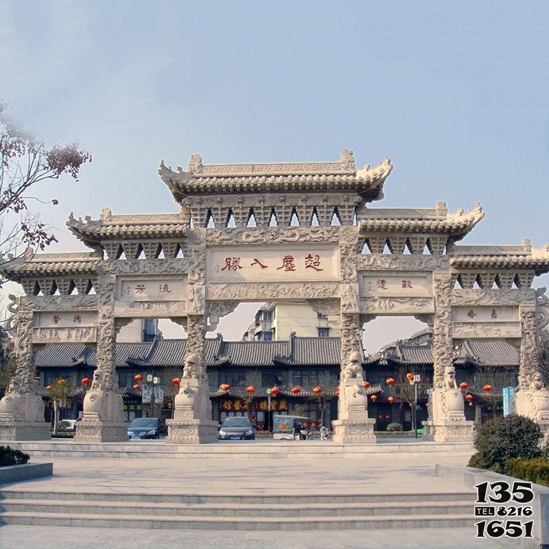 牌坊雕塑-大型古鎮(zhèn)景區(qū)仿古青石浮雕五門(mén)樓牌坊高清圖片