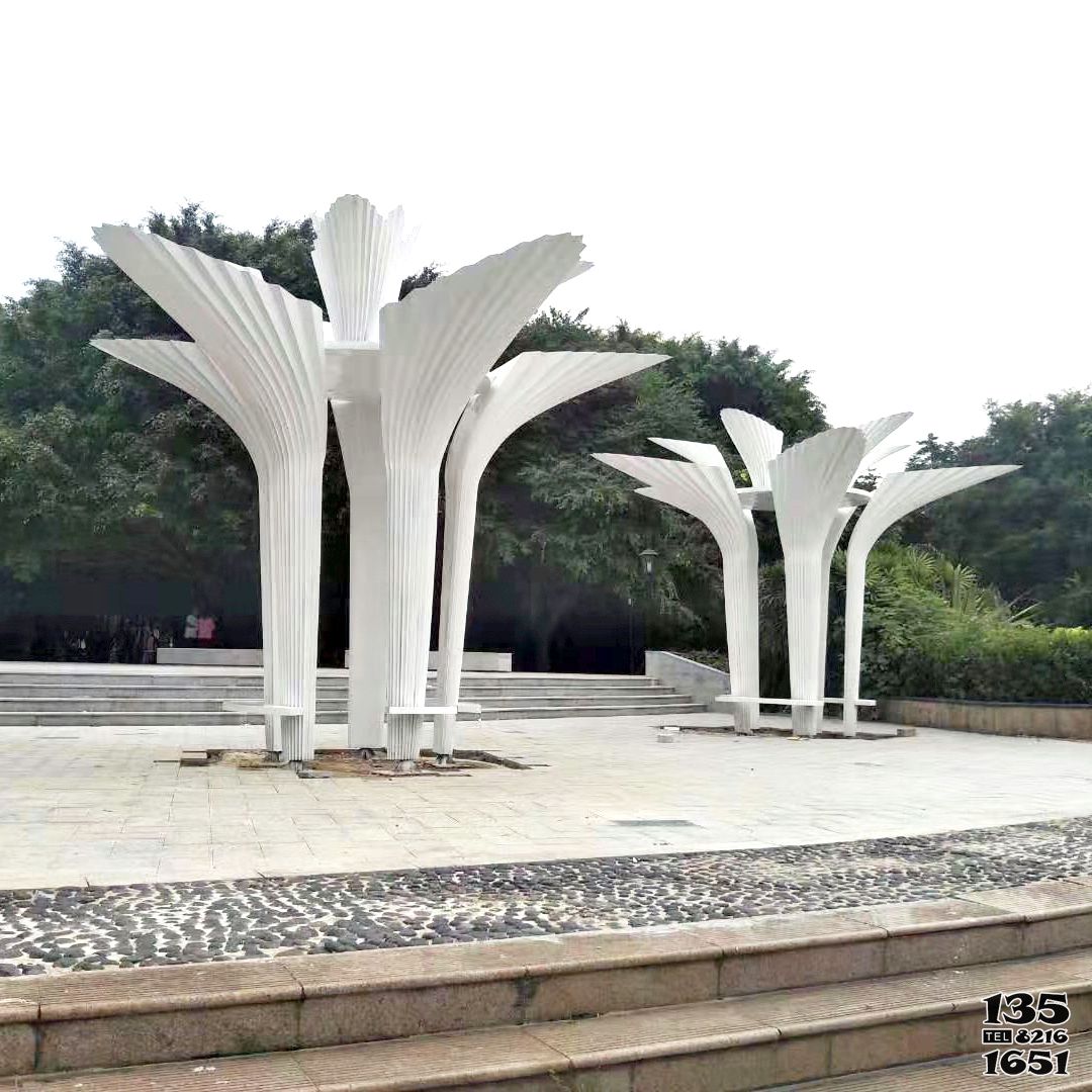 涼亭雕塑-廣場公園玻璃鋼扇形創意休閑區涼亭高清圖片