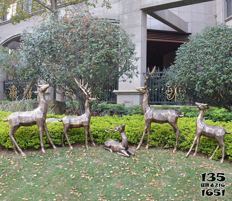 梅花鹿雕塑-別墅小區(qū)不銹鋼裝飾品大型動物景觀梅花鹿雕塑高清圖片