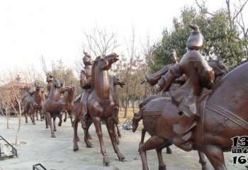 騎馬雕塑-公園景區(qū)創(chuàng)意不銹鋼仿銅眾人出游騎馬雕塑