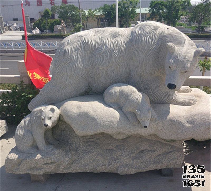 北極熊雕塑-街道邊公園里擺放的一大兩小玻璃鋼創意北極熊雕塑