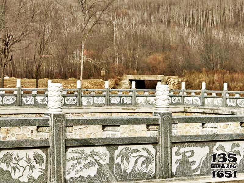 欄桿欄板雕塑-山區(qū)河道邊裝飾芝麻灰雕刻防護欄桿欄板雕塑高清圖片