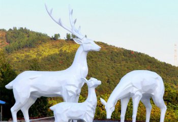 梅花鹿雕塑-玻璃鋼公園一家三口戶外玩耍的梅花鹿雕塑