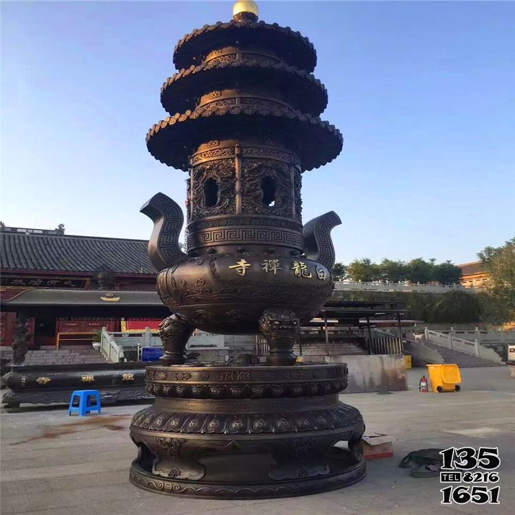 鼎雕塑-寺廟大型創意不銹鋼仿銅塔型鼎雕塑