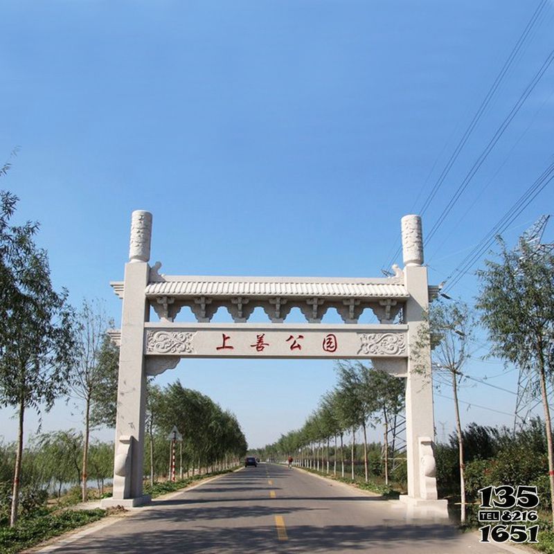 牌坊雕塑-公園景區(qū)道路口擺放單門(mén)簡(jiǎn)易石門(mén)樓牌坊高清圖片