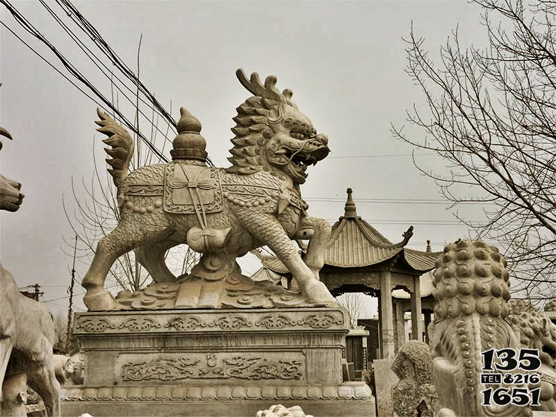 貔貅雕塑-石雕庭院廣場大型戶外動(dòng)物景觀神獸貔貅雕塑高清圖片