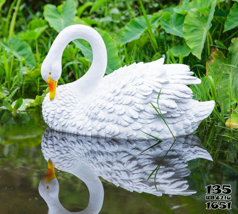 天鵝雕塑-池塘湖邊庭院別墅玻璃鋼浮水擺件