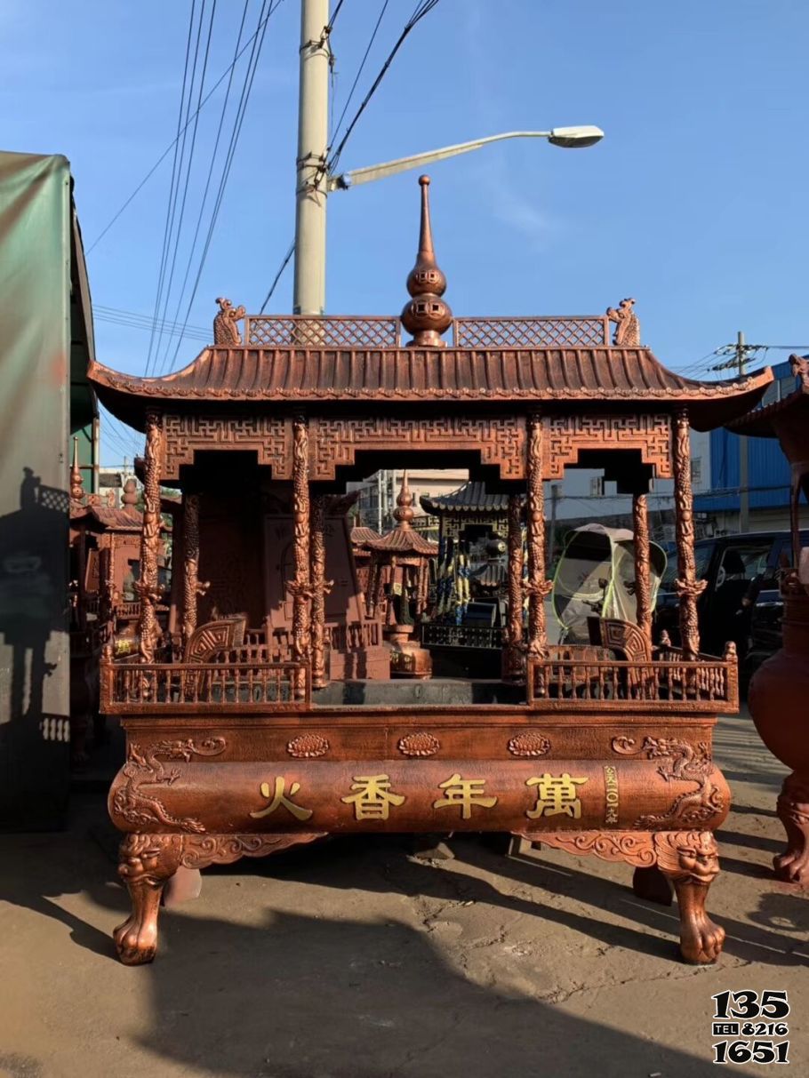 香爐雕塑-寺院戶外祭祀焚燒香紅銅香爐雕塑高清圖片