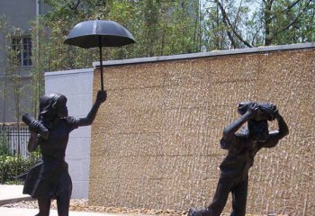 兒童雕塑-公園躲雨的小男孩和打傘的小女孩人物小品銅雕兒童雕塑