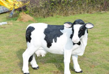 牛雕塑-動(dòng)物園一只大號玻璃鋼牛雕塑