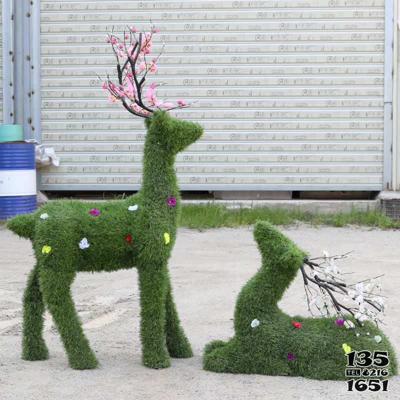 梅花鹿雕塑-公園景區(qū)不銹鋼綠植梅花鹿雕塑高清圖片