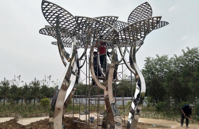 鏡面不銹鋼抽象大樹雕塑-不銹鋼公園鏡面抽象大樹